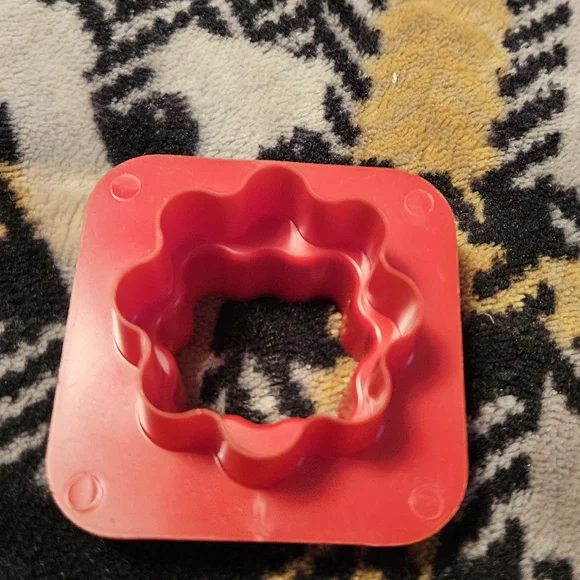 ==$4 each / 5 for $15 / 10 for $25 Tupperware tools / minis / gadgets - Picture 4 of 13